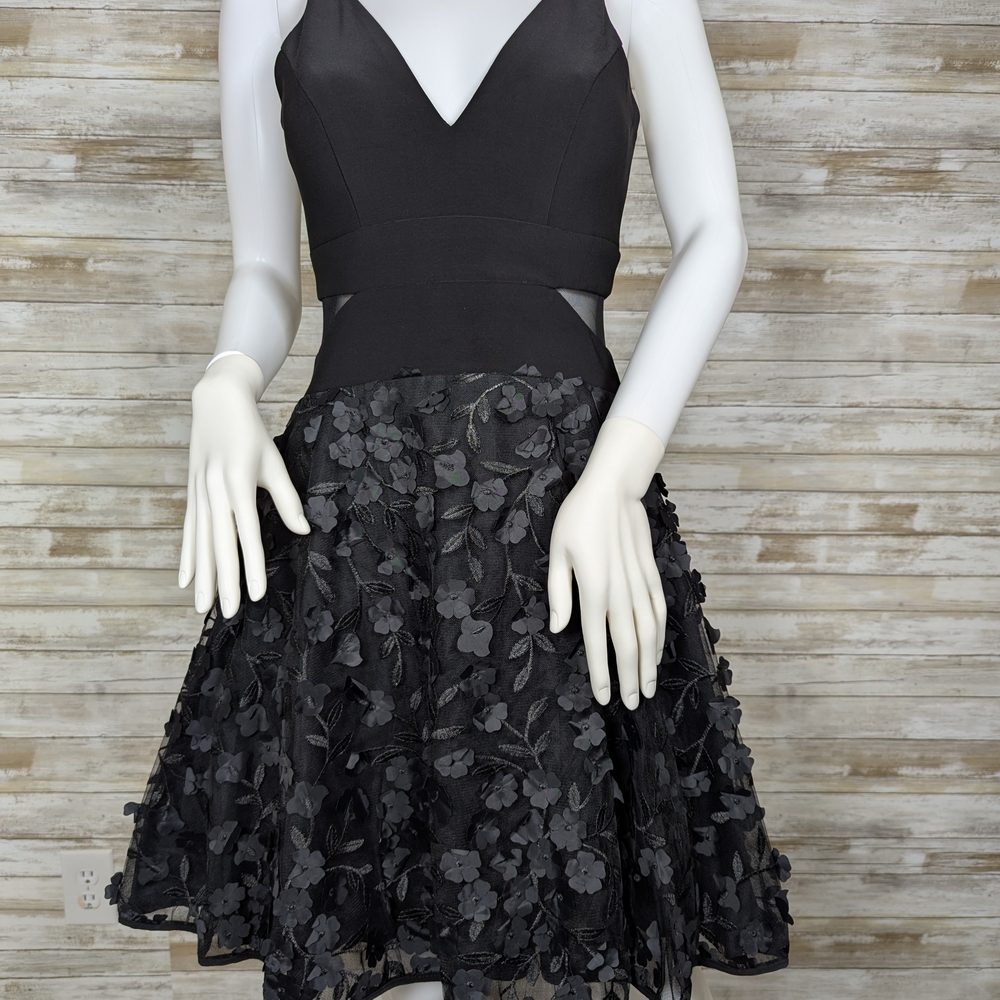 Xscape Elegant Black V-Neck Mini Dress